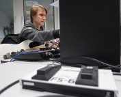 „Der Profiler macht eine digitale 1:1-Kopie einer Einstellung eines Gitarrenverstärkers und kann den Sound mit zahlreichen Studioeffekten versehen“, erklärt Peter Koch, Product-/ Support Manager. Foto: Moduldrei Strategie und Kommunikation GmbH